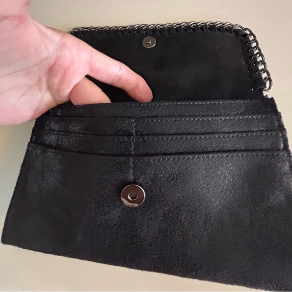 Chic Black Chain-Embellished Wallet - Picture 2 of 6